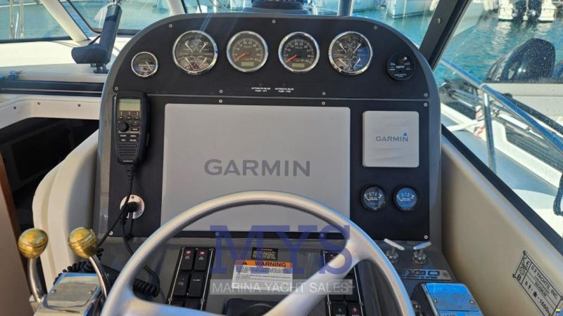 Pursuit Tiara 3100 Offshore