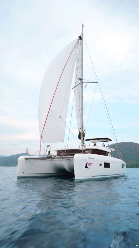 Lagoon 42
