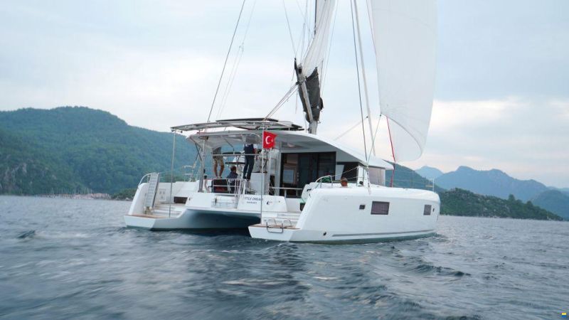 Lagoon 42