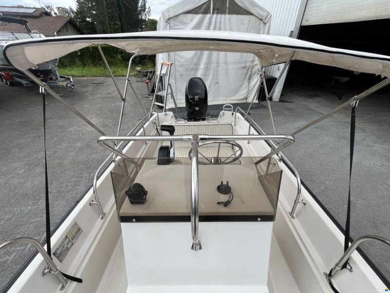 Boston Whaler MONTAUK 17