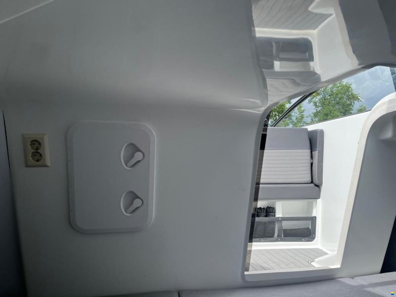 NorthMaster 685 Cruiser Cabin