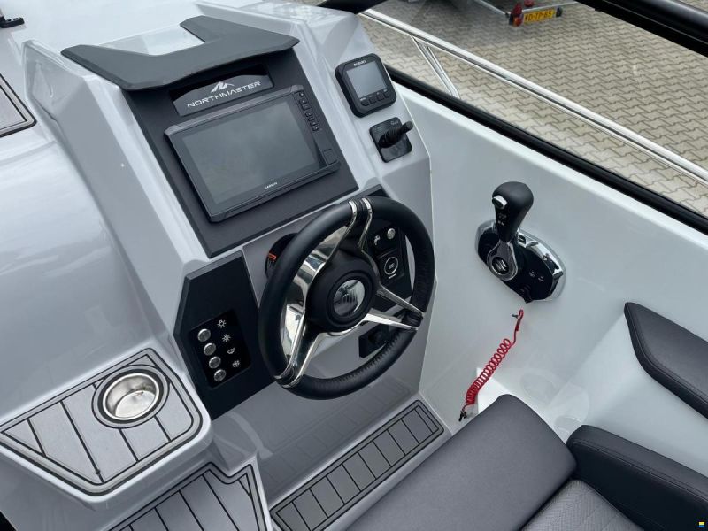 NorthMaster 685 Cruiser Cabin