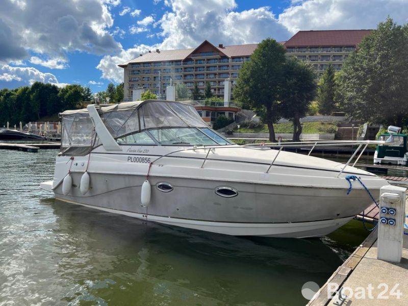Rinker 270