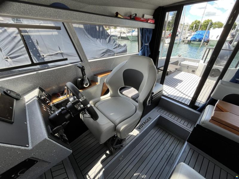 VBOATS Voyager 800 Cabin