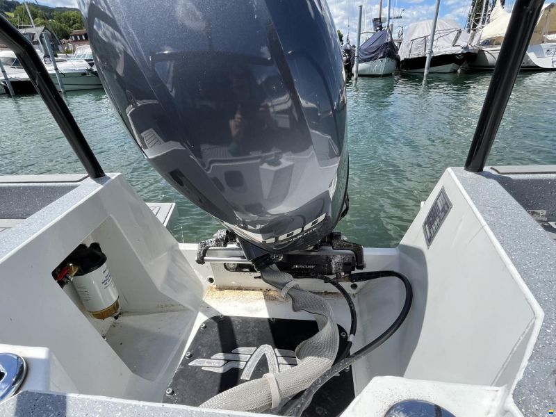 VBOATS Voyager 800 Cabin