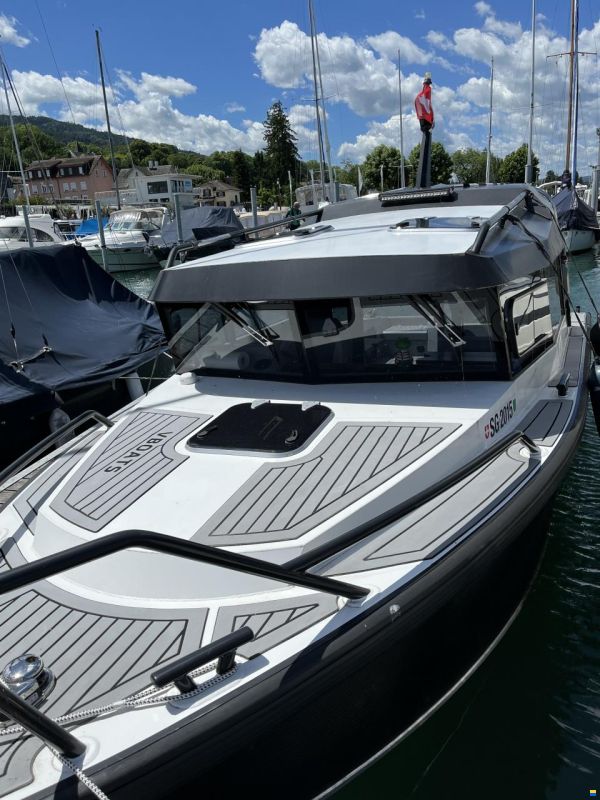 VBOATS Voyager 800 Cabin