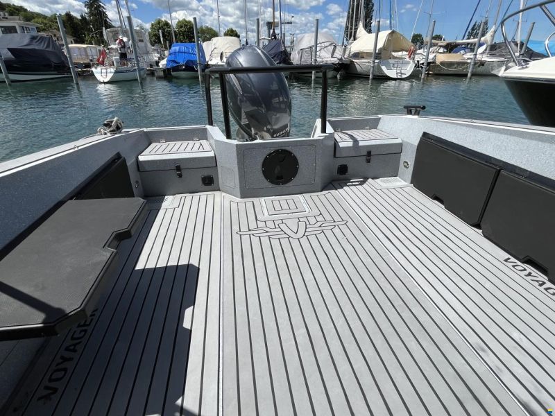 VBOATS Voyager 800 Cabin