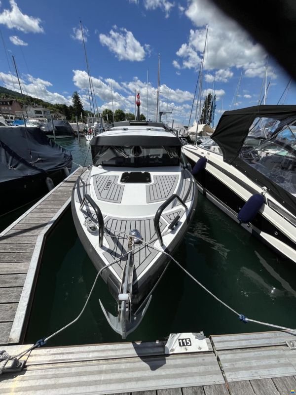 VBOATS Voyager 800 Cabin