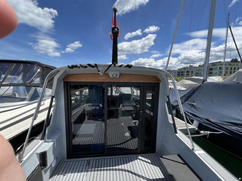 VBOATS Voyager 800 Cabin