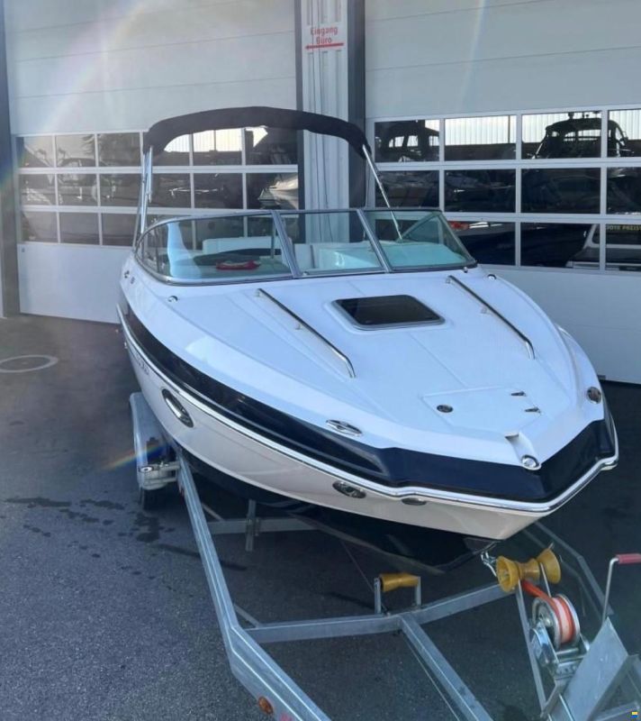 Chaparral 225SSI