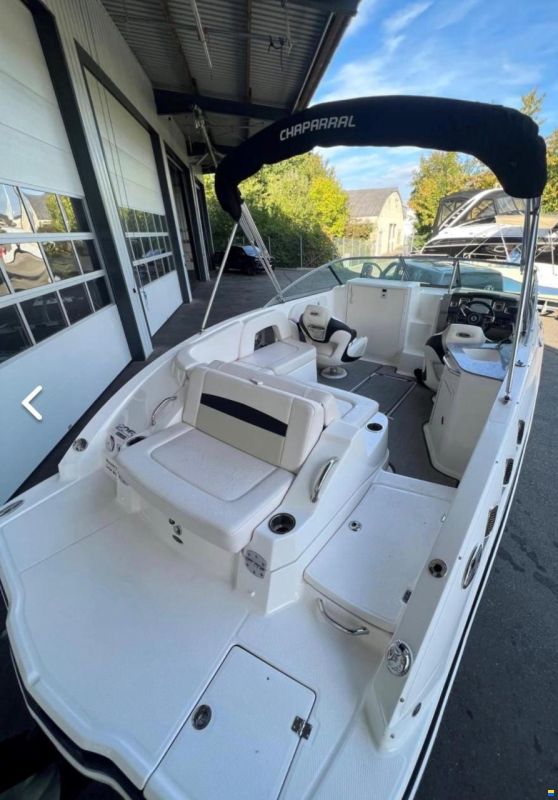 Chaparral 225SSI
