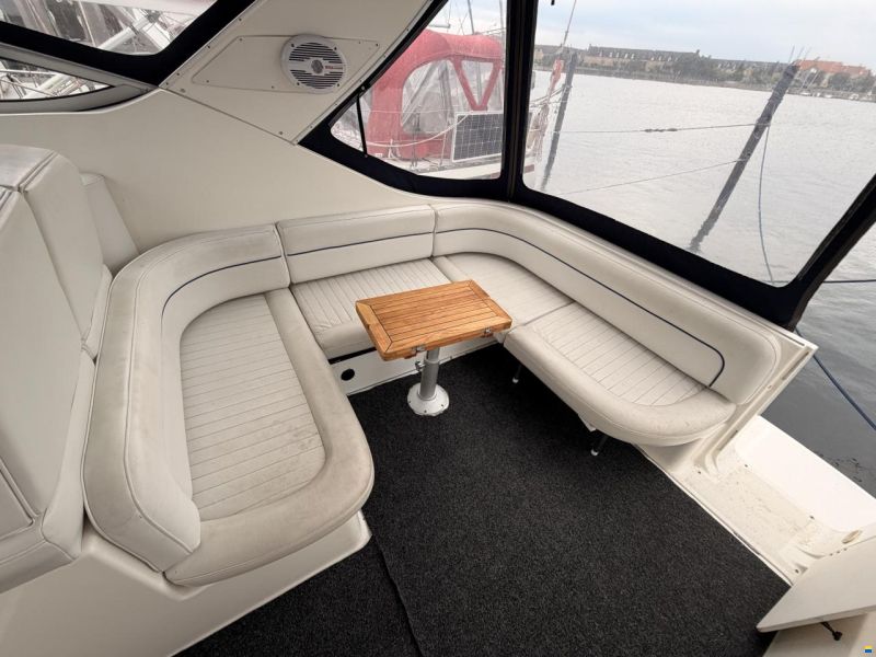 Bayliner 305
