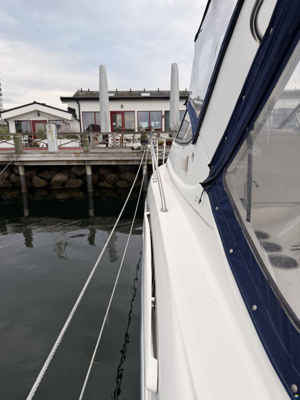 Bayliner 305