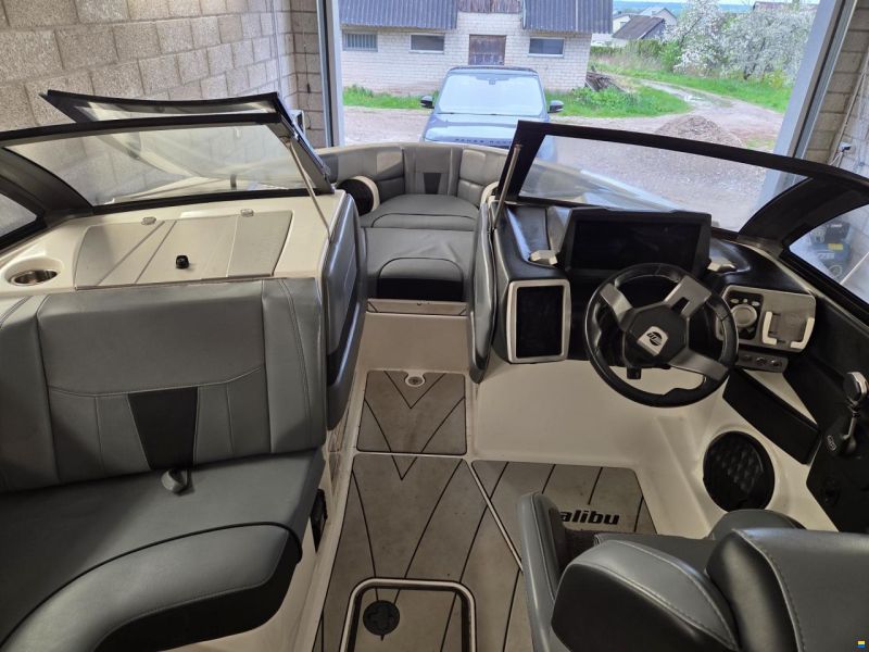 Malibu 23 LSV Wakesetter