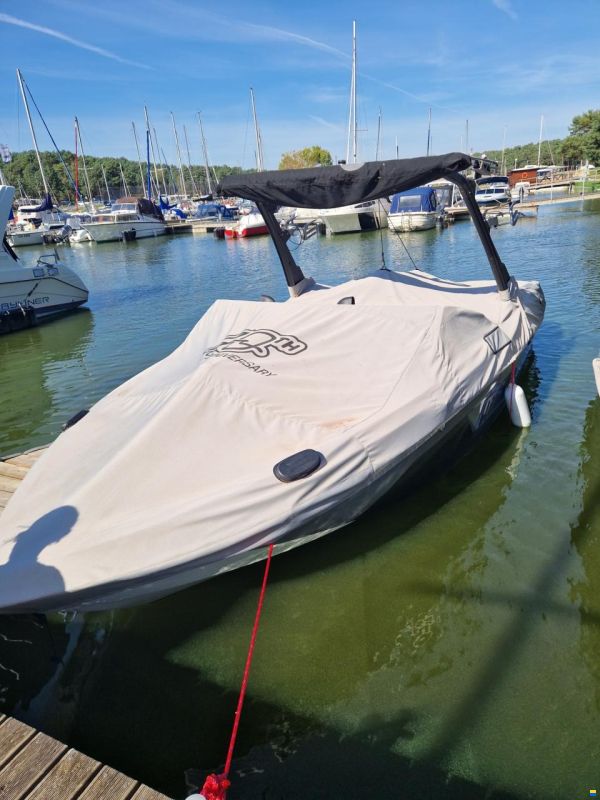 Malibu 23 LSV Wakesetter