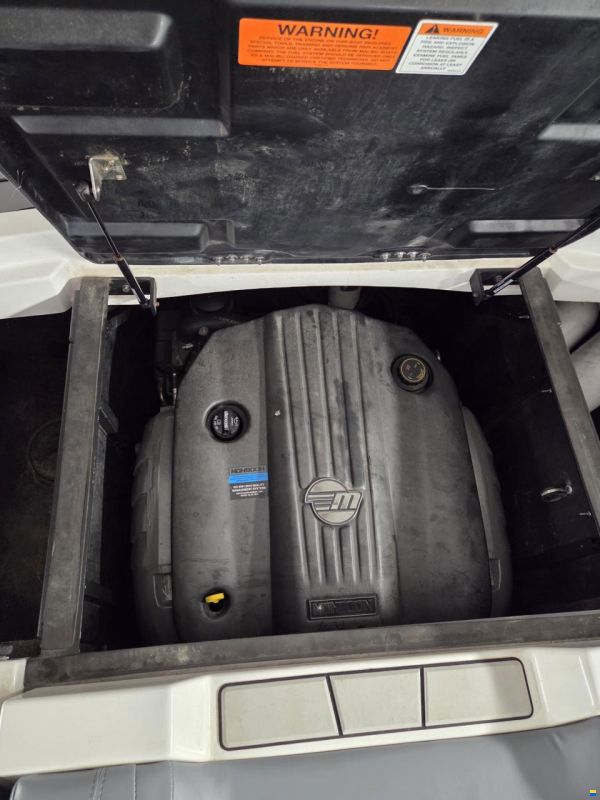 Malibu 23 LSV Wakesetter