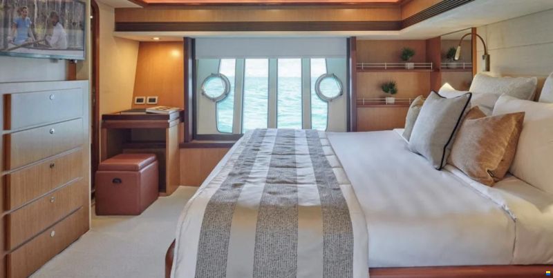 Ferretti 731
