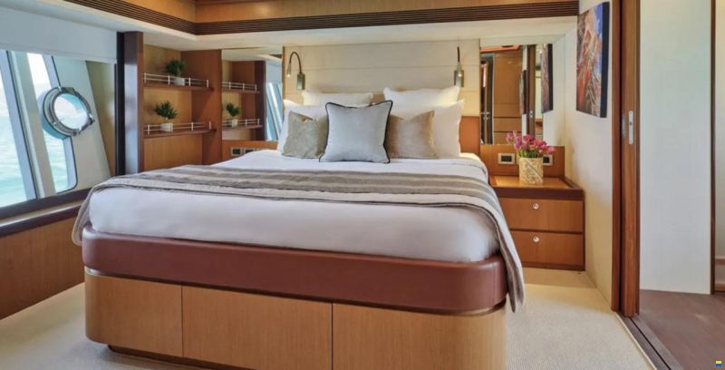 Ferretti 731
