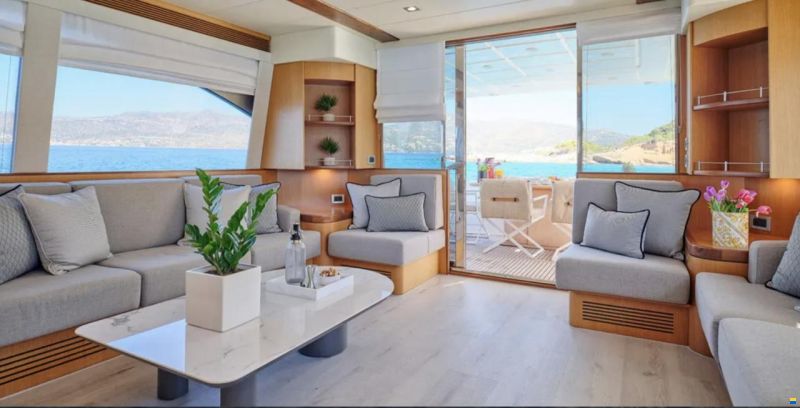 Ferretti 731