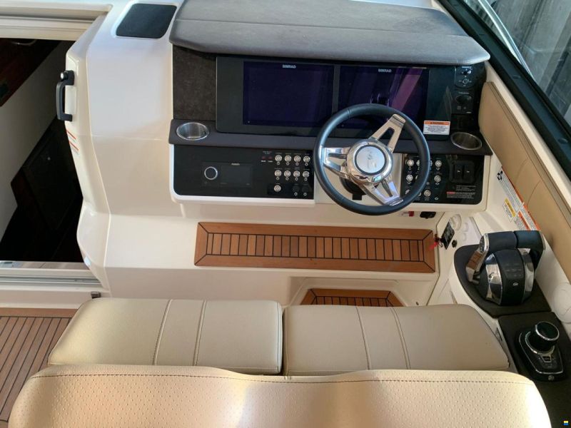 Sea Ray 320 Sundancer