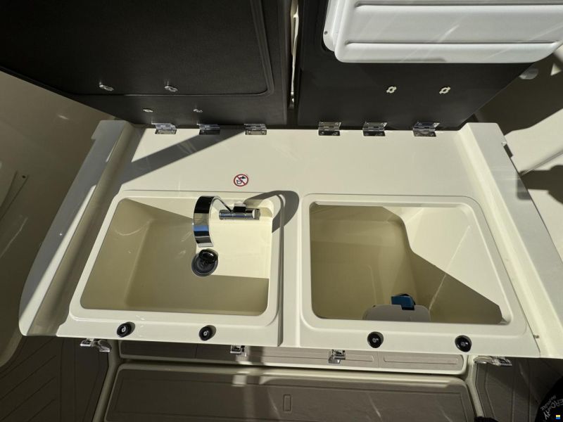 Axopar AX/E 25 Cross Top