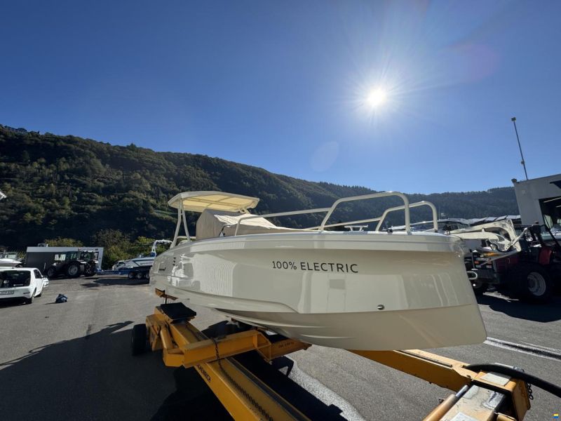Axopar AX/E 25 Cross Top