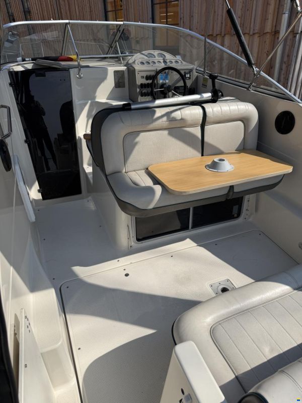Maxum 2400 SCR