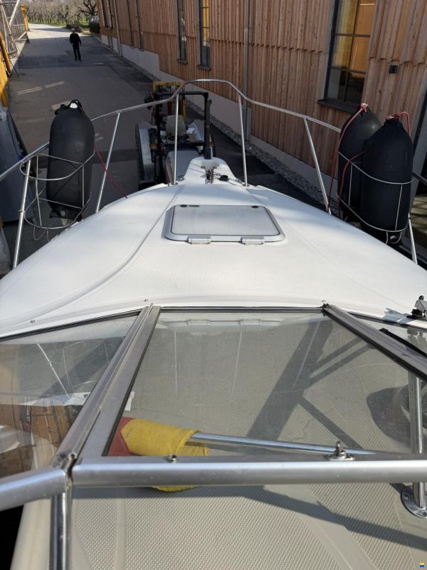 Maxum 2400 SCR