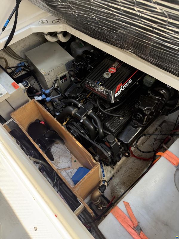 Maxum 2400 SCR