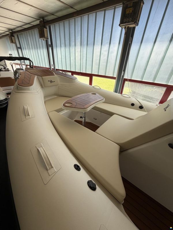 Sea Flash Luxury 660 Carbon