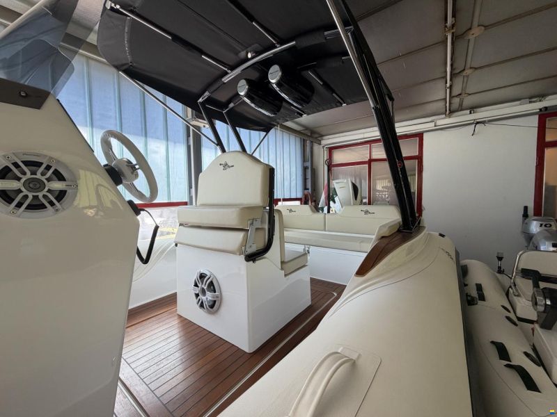 Sea Flash Luxury 660 Carbon