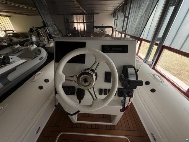 Sea Flash Luxury 660 Carbon