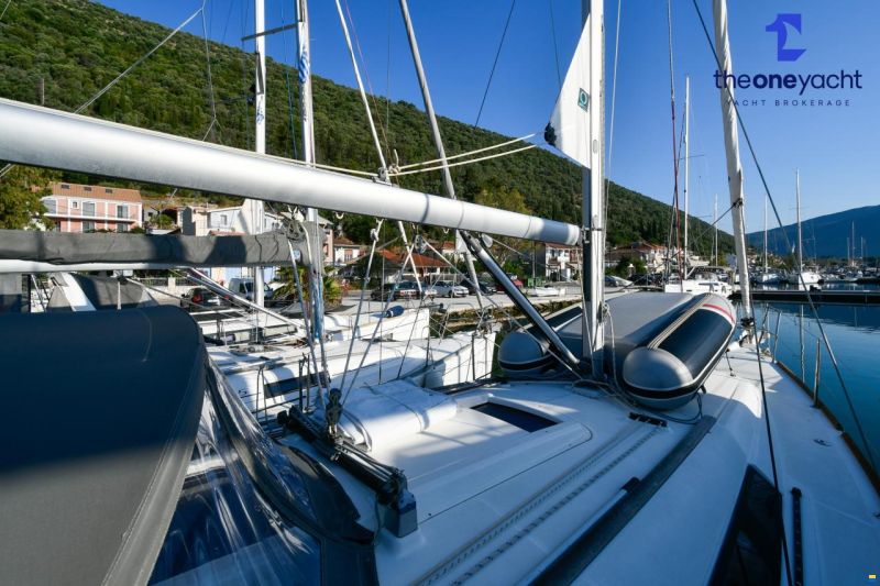 Beneteau Oceanis 37