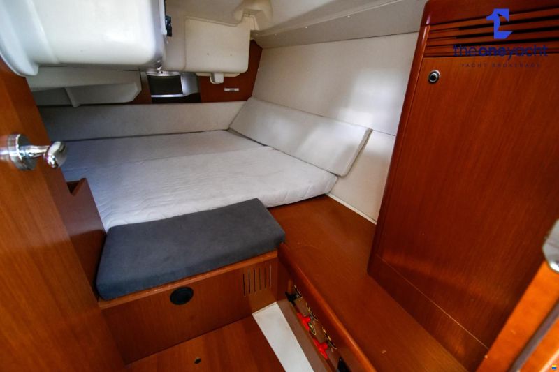 Beneteau Oceanis 37