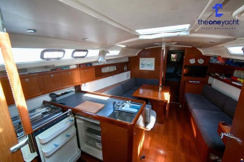 Beneteau Oceanis 37
