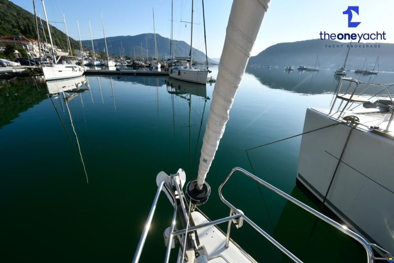 Beneteau Oceanis 37