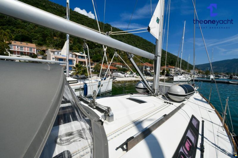 Beneteau Oceanis 37