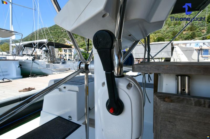 Beneteau Oceanis 37