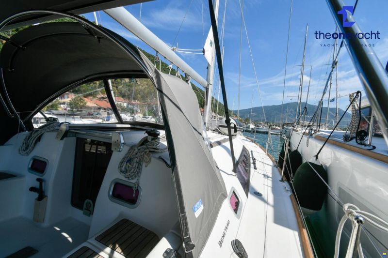 Beneteau Oceanis 37