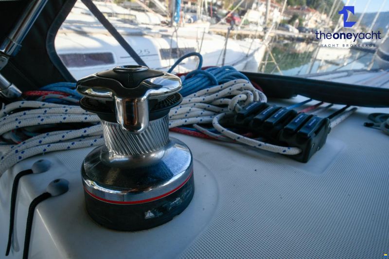 Beneteau Oceanis 37