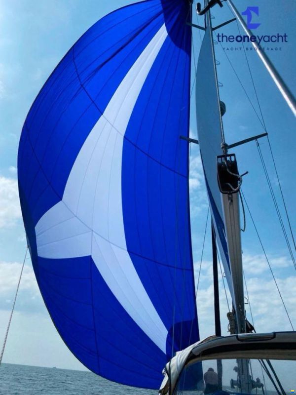 Beneteau Oceanis 37
