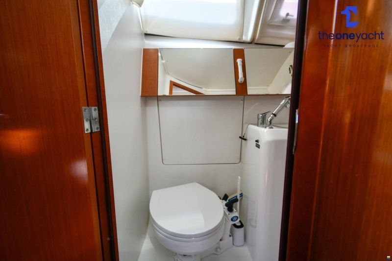 Beneteau Oceanis 37
