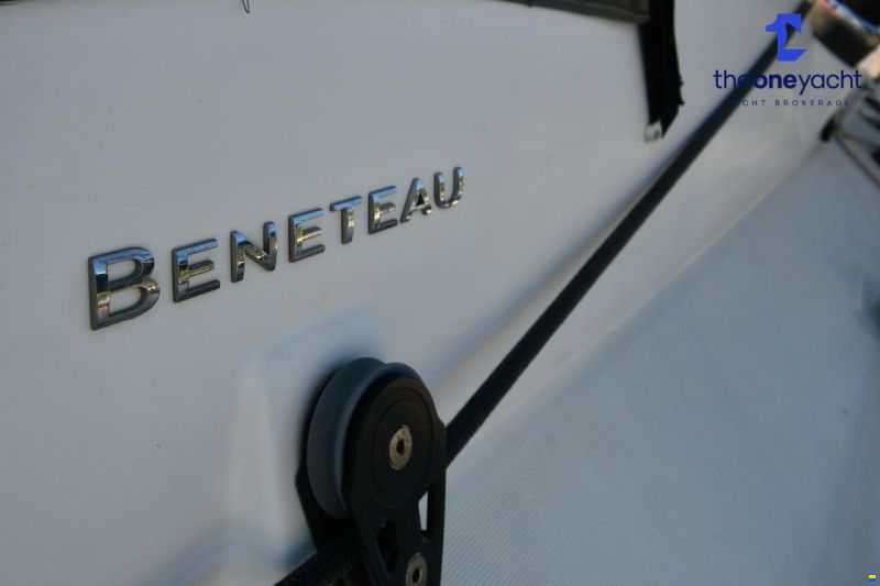 Beneteau Oceanis 37