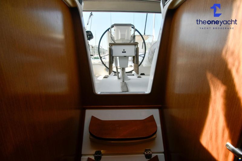 Beneteau Oceanis 37