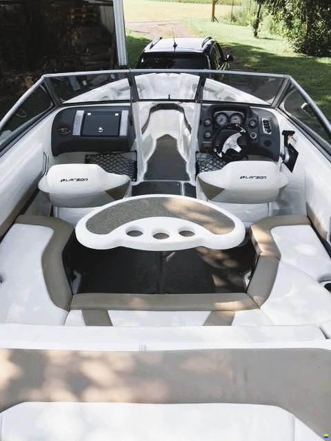 Larson LX 2150