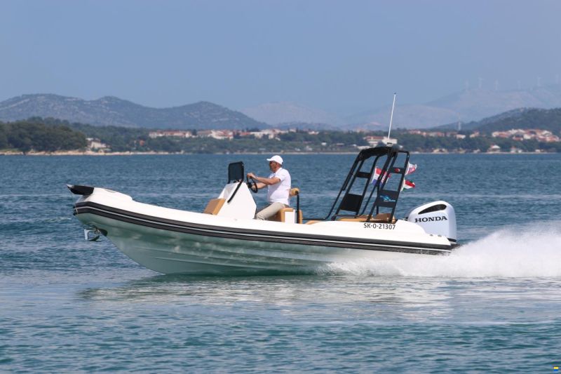 SEA FLASH Luxury 660 hypalon