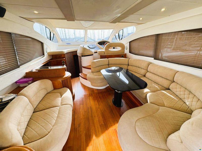 Azimut 46 fly