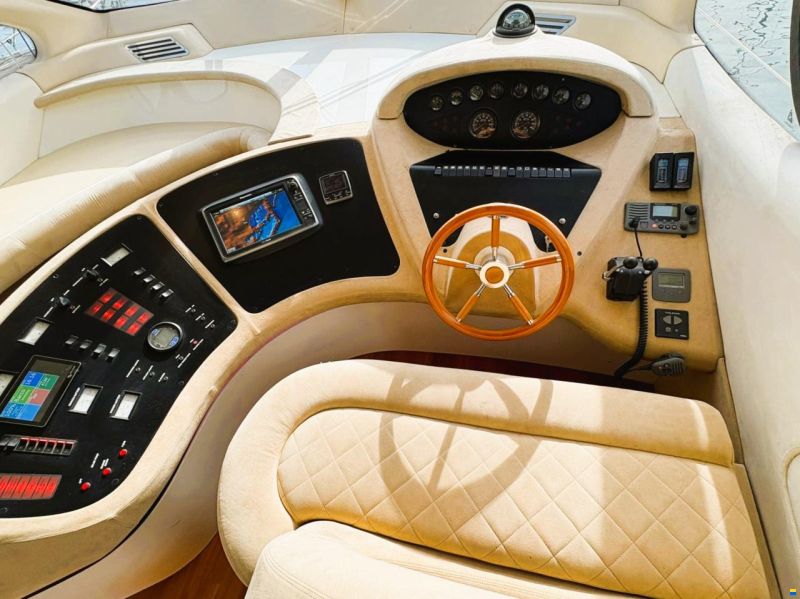 Azimut 46 fly