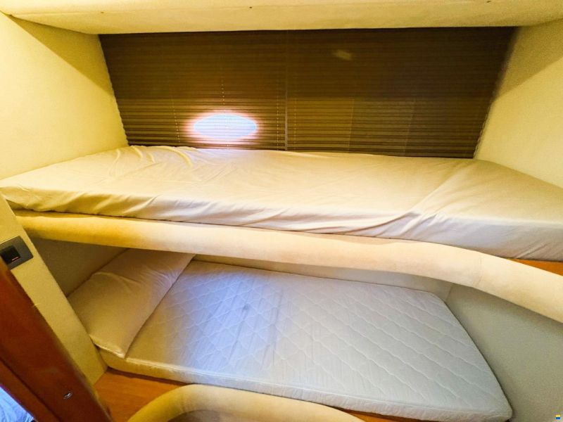 Azimut 46 fly