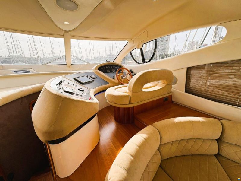 Azimut 46 fly